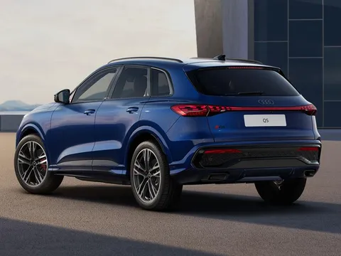  Audi Q5 2.0 TDI Edition 1 Sportback S Tronic quattro Euro 6 (s/s) 5dr Thumbnail #3