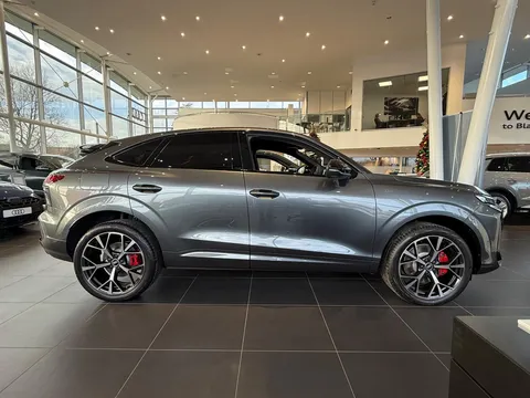  Audi Q3 1.5 e-hybrid Launch Edition Plus Sportback S Tronic Euro 6 (s/s) 5dr 26kWh Thumbnail #2