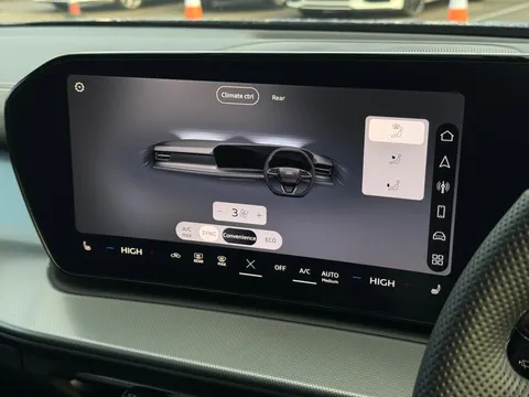  Audi Q3 1.5 e-hybrid Launch Edition Plus Sportback S Tronic Euro 6 (s/s) 5dr 26kWh Thumbnail #15