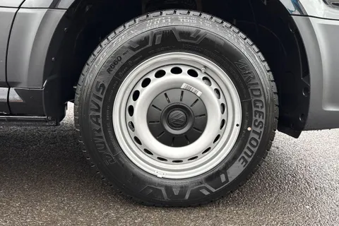 CX75HWO Volkswagen Crafter 2.0 TDI 177PS Commerce Plus High Roof Van Auto Thumbnail #21