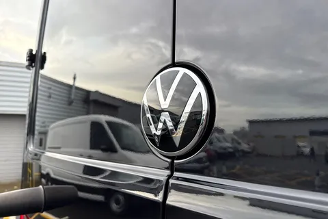 CX75HWO Volkswagen Crafter 2.0 TDI 177PS Commerce Plus High Roof Van Auto Thumbnail #27