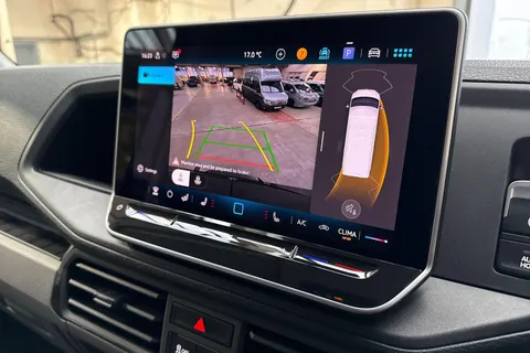 CX75HWO Volkswagen Crafter 2.0 TDI 177PS Commerce Plus High Roof Van Auto Thumbnail #28