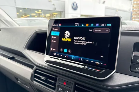 CX75HWO Volkswagen Crafter 2.0 TDI 177PS Commerce Plus High Roof Van Auto Thumbnail #35