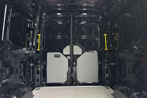 CX75HWO Volkswagen Crafter 2.0 TDI 177PS Commerce Plus High Roof Van Auto Thumbnail #42