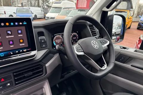 CX75HWO Volkswagen Crafter 2.0 TDI 177PS Commerce Plus High Roof Van Auto Thumbnail #46