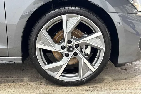 DK25XLB Audi A3 Black Edition 35 TFSI 150 PS S tronic Thumbnail #4