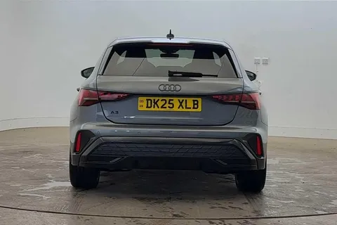 DK25XLB Audi A3 Black Edition 35 TFSI 150 PS S tronic Thumbnail #7