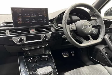 DE74EBP Audi A4 Avant Avant Black Edition 35 TDI 163 PS S tronic Thumbnail #2