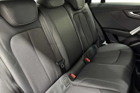 DK25XKD Audi Q2 S line 35 TFSI 150 PS S tronic Thumbnail #9