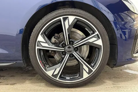 DE74EBP Audi A4 Avant Avant Black Edition 35 TDI 163 PS S tronic Thumbnail #5