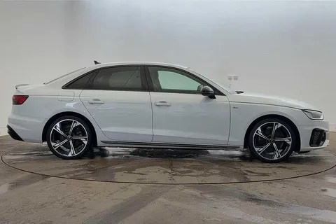 GK24CXH Audi A4 Black Edition 35 TFSI 150 PS S tronic Thumbnail #4