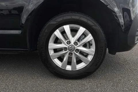 DG74CXR Volkswagen Transporter 2.0 TDI 110 Highline Van Thumbnail #5