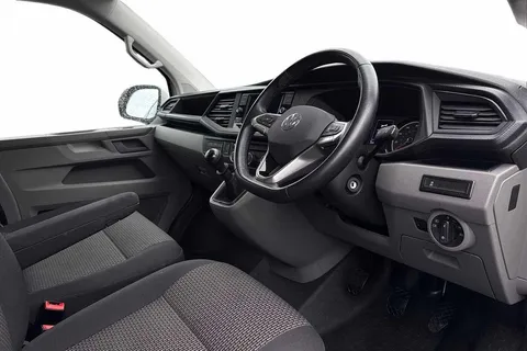 DG74CYT Volkswagen Transporter 2.0 TDI 110 Highline Van Thumbnail #6