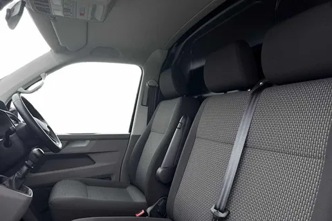 DG74CXR Volkswagen Transporter 2.0 TDI 110 Highline Van Thumbnail #10