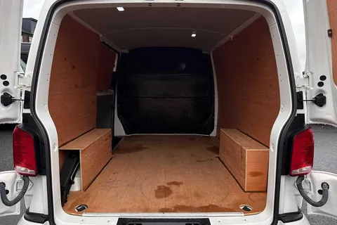DG74CYT Volkswagen Transporter 2.0 TDI 110 Highline Van Thumbnail #9
