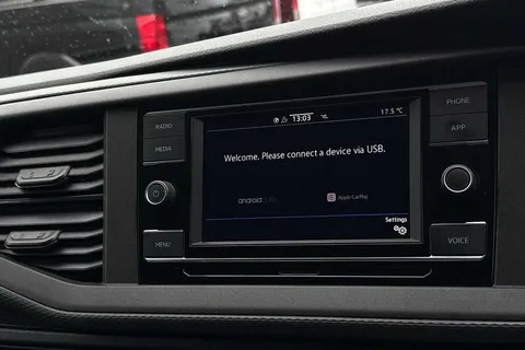 DG74CYT Volkswagen Transporter 2.0 TDI 110 Highline Van Thumbnail #11