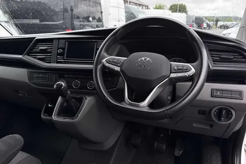 DG74CYT Volkswagen Transporter 2.0 TDI 110 Highline Van Thumbnail #12