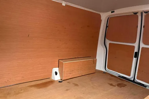 DG74CYT Volkswagen Transporter 2.0 TDI 110 Highline Van Thumbnail #13