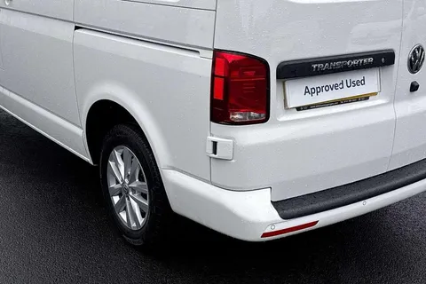 DG74CYT Volkswagen Transporter 2.0 TDI 110 Highline Van Thumbnail #15