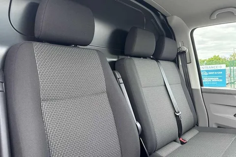 DG74CXR Volkswagen Transporter 2.0 TDI 110 Highline Van Thumbnail #20