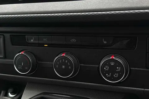 DG74CYT Volkswagen Transporter 2.0 TDI 110 Highline Van Thumbnail #18