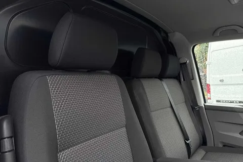 DG74CYT Volkswagen Transporter 2.0 TDI 110 Highline Van Thumbnail #20
