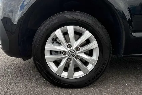 DG74CXR Volkswagen Transporter 2.0 TDI 110 Highline Van Thumbnail #23