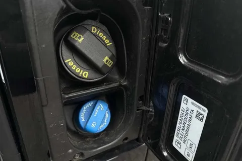 DG74CXR Volkswagen Transporter 2.0 TDI 110 Highline Van Thumbnail #24