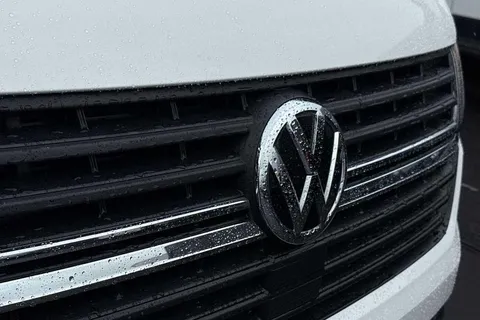 DG74CYT Volkswagen Transporter 2.0 TDI 110 Highline Van Thumbnail #24