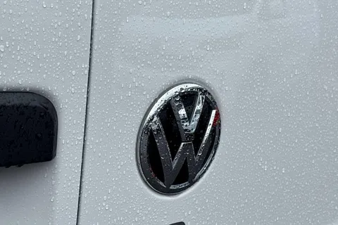 DG74CYT Volkswagen Transporter 2.0 TDI 110 Highline Van Thumbnail #28