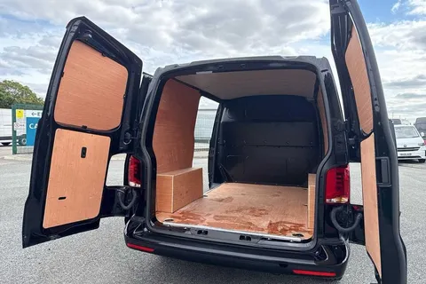DG74CXR Volkswagen Transporter 2.0 TDI 110 Highline Van Thumbnail #33