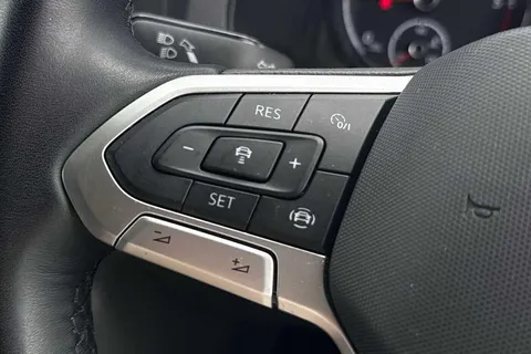 DG74CXR Volkswagen Transporter 2.0 TDI 110 Highline Van Thumbnail #35