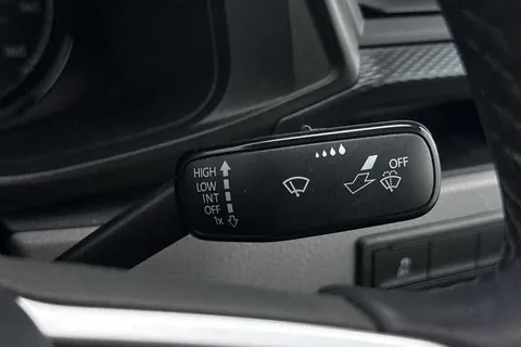 DG74CXR Volkswagen Transporter 2.0 TDI 110 Highline Van Thumbnail #37