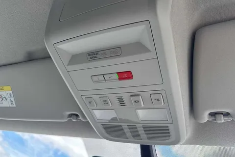 DG74CXR Volkswagen Transporter 2.0 TDI 110 Highline Van Thumbnail #41