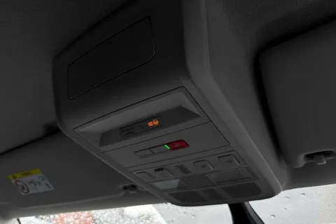 DG74CYT Volkswagen Transporter 2.0 TDI 110 Highline Van Thumbnail #40