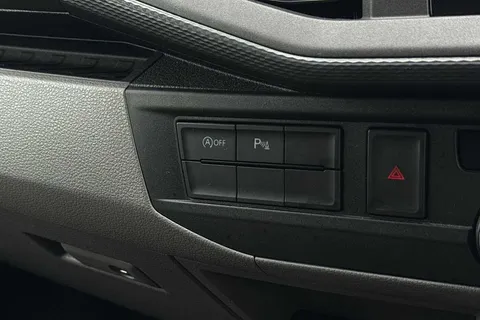 DG74CYT Volkswagen Transporter 2.0 TDI 110 Highline Van Thumbnail #42