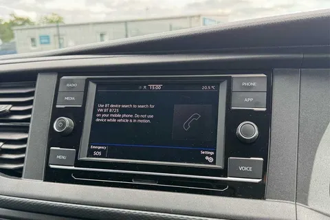 DG74CXR Volkswagen Transporter 2.0 TDI 110 Highline Van Thumbnail #49