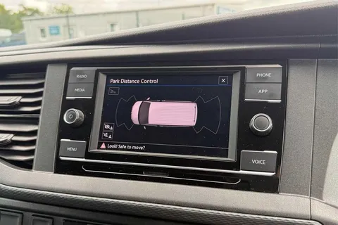 DG74CXR Volkswagen Transporter 2.0 TDI 110 Highline Van Thumbnail #52