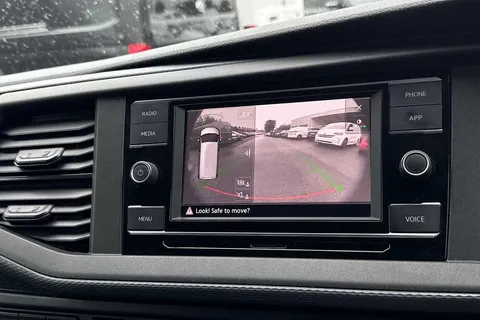 DG74CYT Volkswagen Transporter 2.0 TDI 110 Highline Van Thumbnail #57