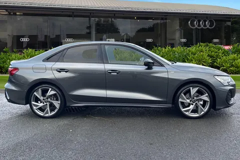 PJ25XKC Audi A3 Black Edition 35 TFSI 150 PS S tronic Thumbnail #3