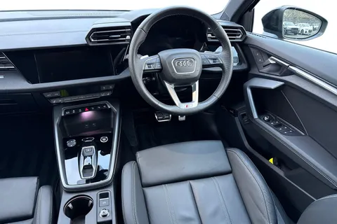 PJ25XKC Audi A3 Black Edition 35 TFSI 150 PS S tronic Thumbnail #17