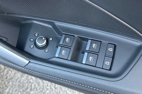 PJ25XKC Audi A3 Black Edition 35 TFSI 150 PS S tronic Thumbnail #20