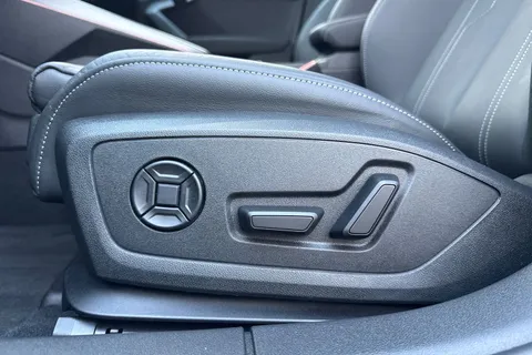 PJ25XKC Audi A3 Black Edition 35 TFSI 150 PS S tronic Thumbnail #40