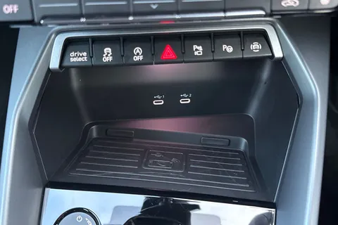 PJ25XKC Audi A3 Black Edition 35 TFSI 150 PS S tronic Thumbnail #46