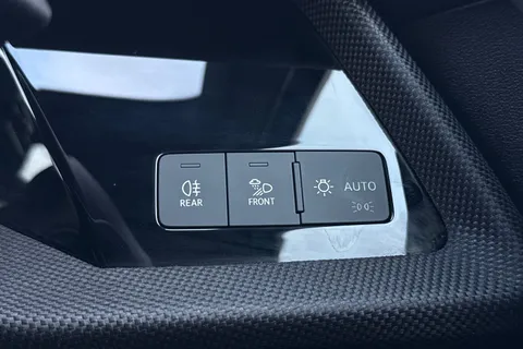 PJ25XKC Audi A3 Black Edition 35 TFSI 150 PS S tronic Thumbnail #50