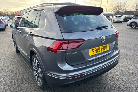 SR19FBO Volkswagen Tiguan 2.0 TDI R-Line Tech Euro 6 (s/s) 5dr Thumbnail #8