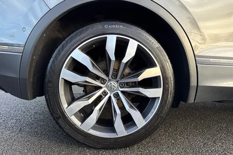 SR19FBO Volkswagen Tiguan 2.0 TDI R-Line Tech Euro 6 (s/s) 5dr Thumbnail #11