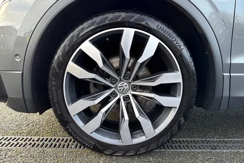 SR19FBO Volkswagen Tiguan 2.0 TDI R-Line Tech Euro 6 (s/s) 5dr Thumbnail #12