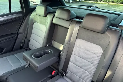 SR19FBO Volkswagen Tiguan 2.0 TDI R-Line Tech Euro 6 (s/s) 5dr Thumbnail #19