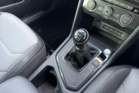 SR19FBO Volkswagen Tiguan 2.0 TDI R-Line Tech Euro 6 (s/s) 5dr Thumbnail #23